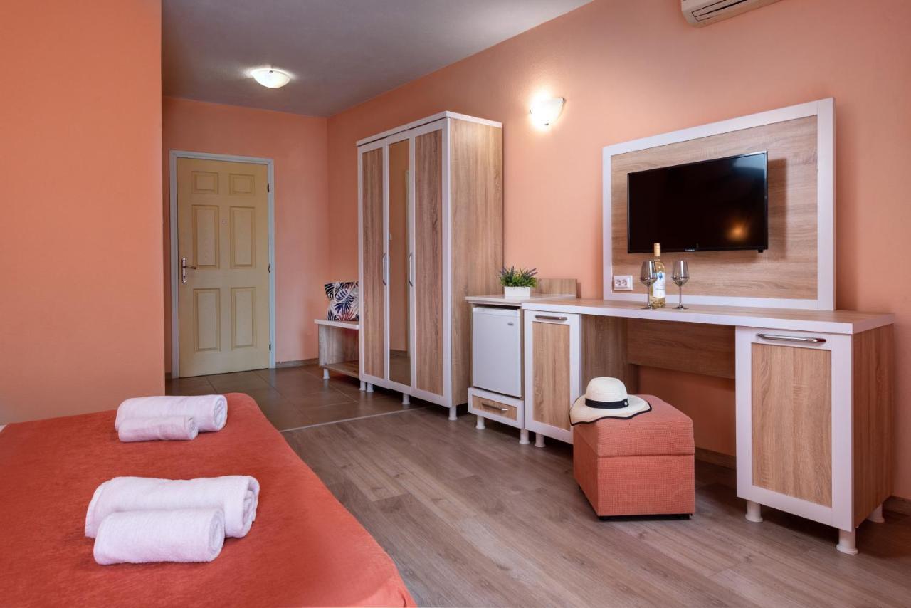 Copacabana Hotel Равда Экстерьер фото
